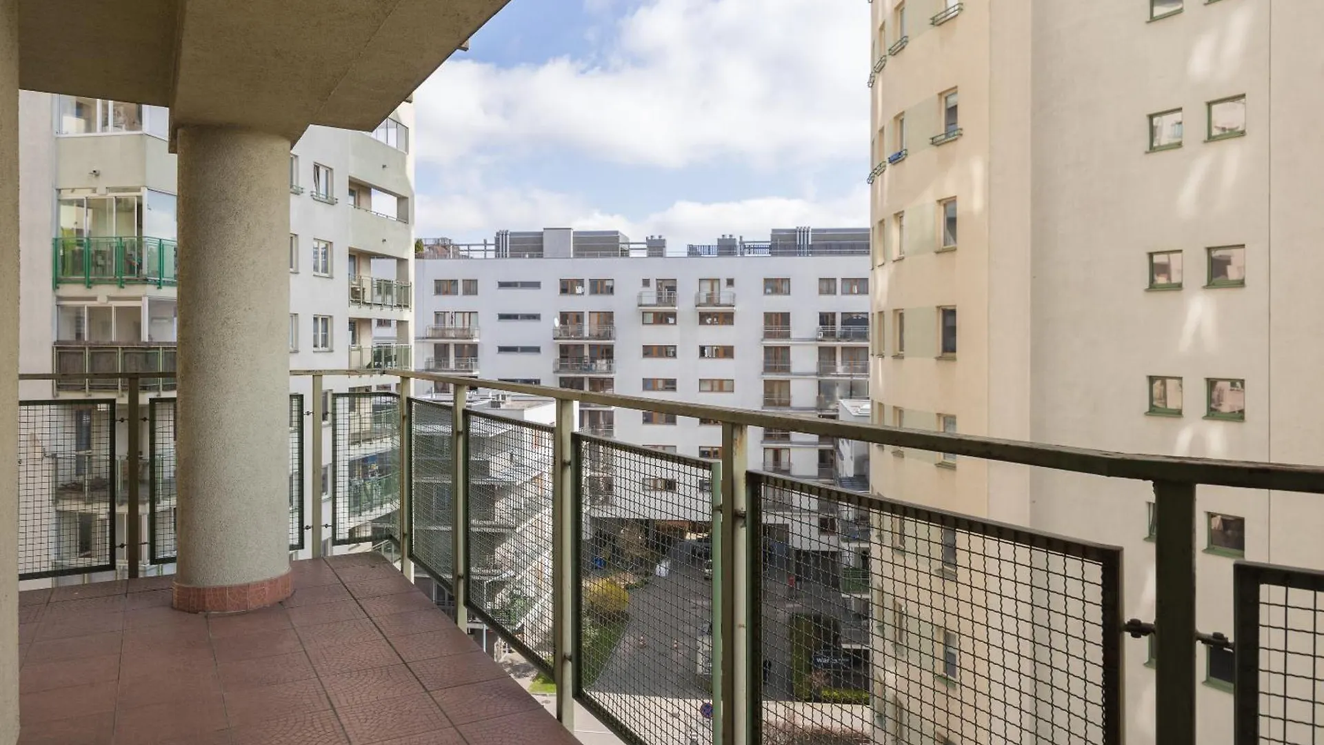 Metro Wilanowska Apartment With Spa 바르샤바